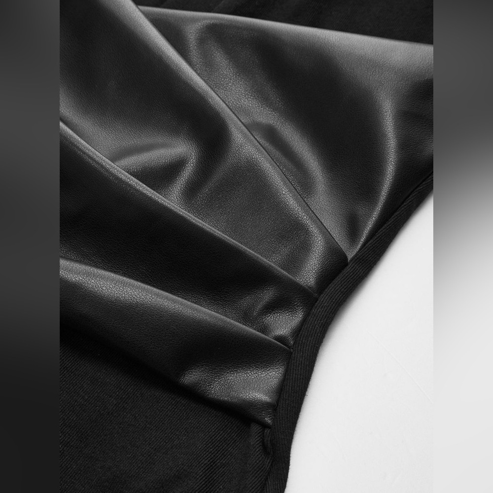 Commense Black Faux leather corset Bodysuit~ - Picture 4 of 4